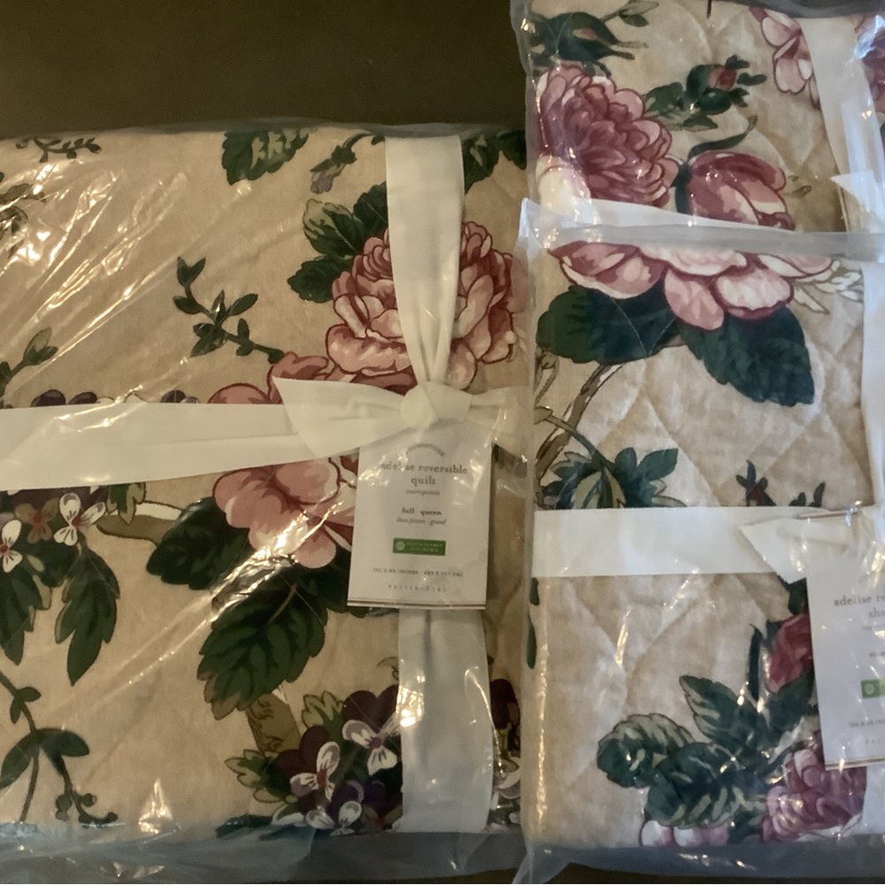 Pottery Barn Adelise Reversible full/ queen quilt with 2 standard shams